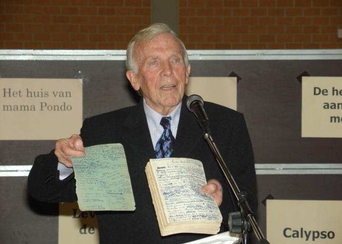 Ereburger Aster Berkhof overleden