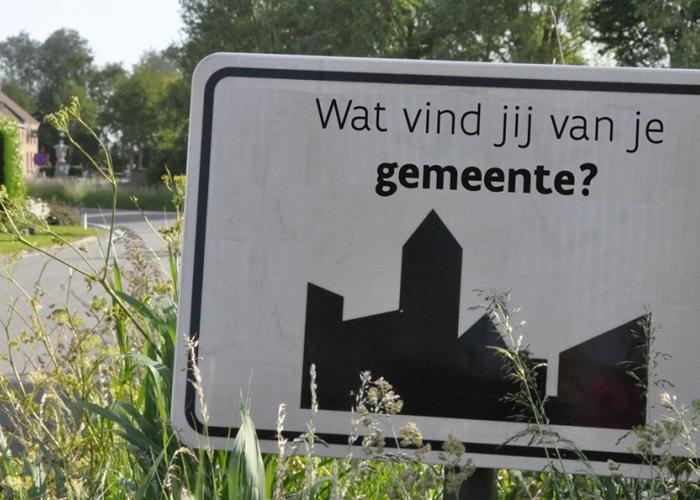 bord 'wat vind jij van onze gemeente?'